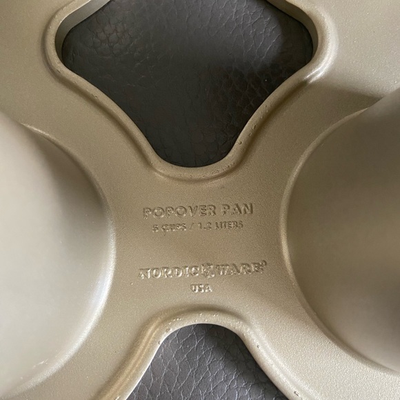 Williams Sonoma Pop Over pan - Picture 3 of 3